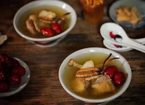 女人吃了冬蟲夏草有什么好處呢？要看怎么吃了