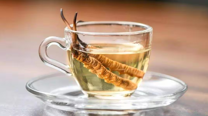 一斤白酒泡多少冬蟲夏草合適？科學配比與泡制指南